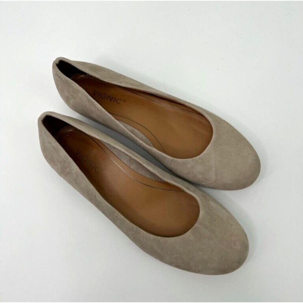Vionic Women's Flats in Taupe